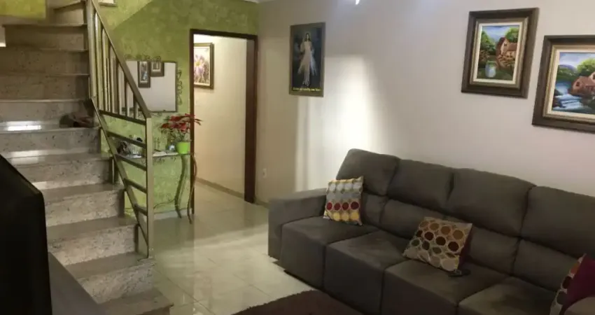 Sobrado à Venda com 3 Quartos e 2 WC's no Parque Marajoara, Santo André, SP