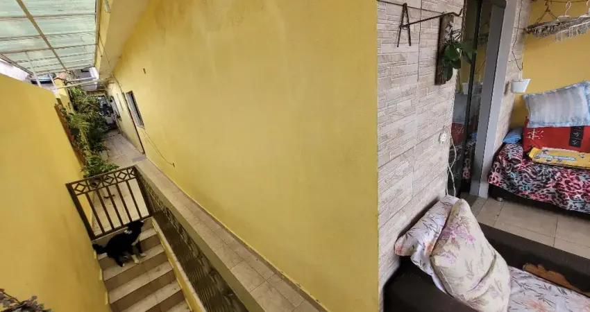 Casa à Venda com 1 Quarto, 2 WC's e Edícula na Cidade São Jorge, Santo André, SP