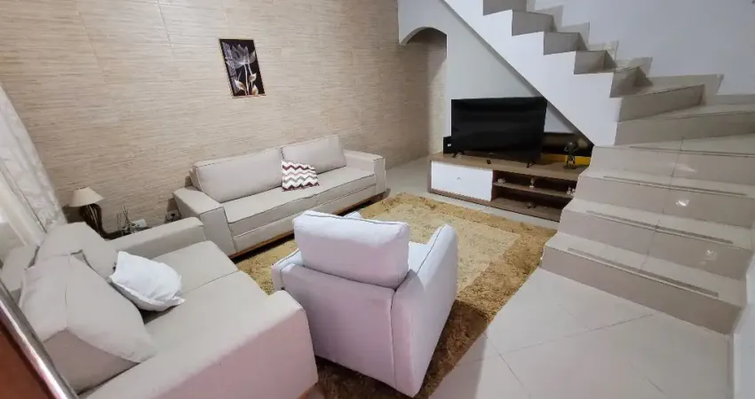 Sobrado à Venda com 3 Quartos e 2 WC's no Parque Marajoara