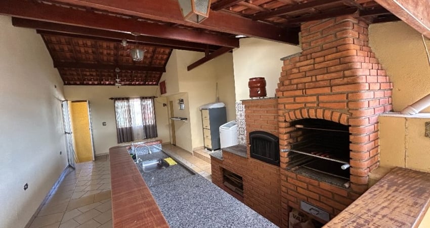 Casa à Venda com 3 Quartos e 4 WC's no Parque Marajoara, Santo André, SP