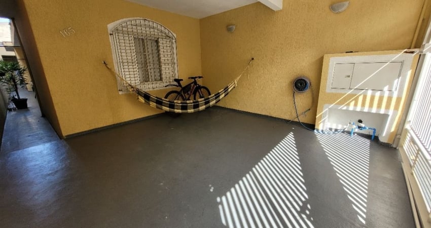 Casa Térrea com 2 dormitórios e 2 vagas na Cidade São Jorge em Santo Andé - SP