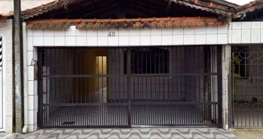 Espaçosa Casa Geminada 3 Quartos no Caiçara, Praia Grande-SP