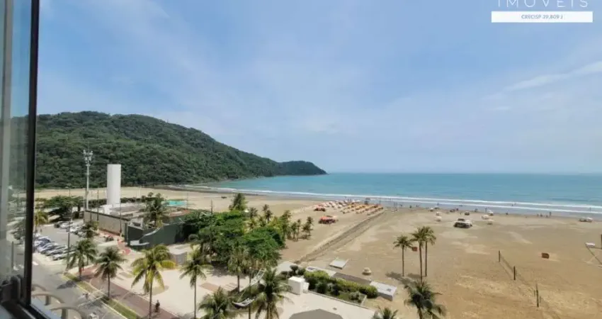 Cobertura Duplex FRENTE MAR mobiliada com 4 dormitórios sendo 2 suítes a venda no Canto do Forte em Praia Grande.
