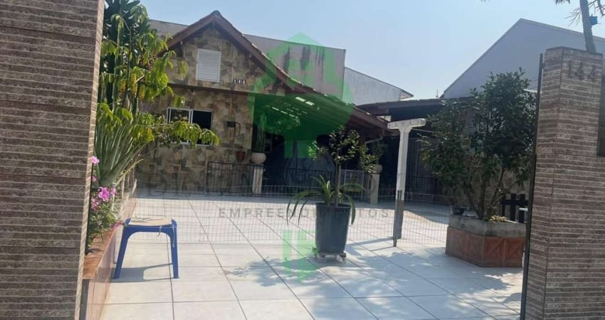 Casa para Venda em Palhoça, Madri, 2 dormitórios, 1 banheiro, 2 vagas