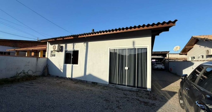 Casa para Venda em Palhoça, Bela Vista, 4 dormitórios, 1 suíte, 2 banheiros, 1 vaga