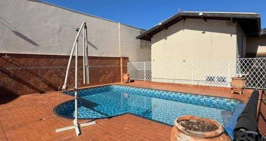 Casa com 3 quartos à venda na Avenida 33, Centro, Barretos