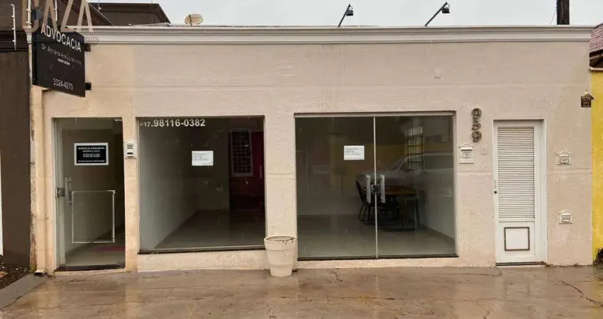 Casa comercial com 4 salas à venda na Avenida 13, Centro, Barretos