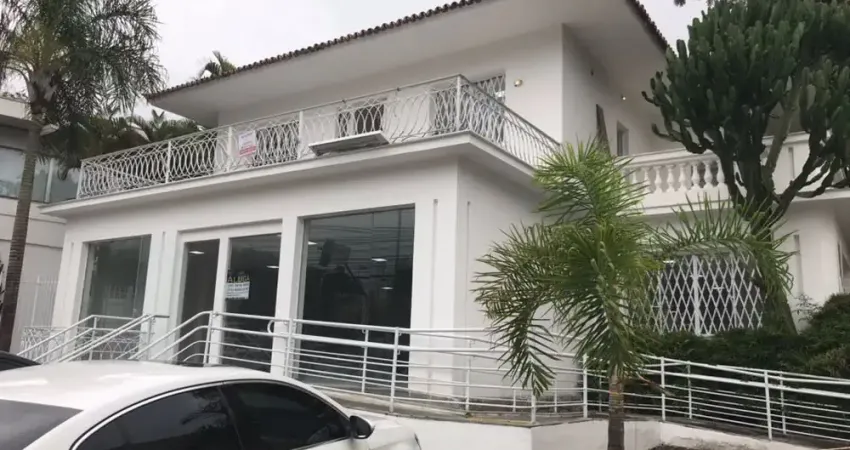 Casa comercial com 4 salas para alugar na Praça Charles Miller, 14, Pacaembu, São Paulo