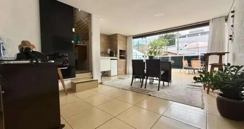 Casa à venda no bairro Santa Amélia - Belo Horizonte/MG