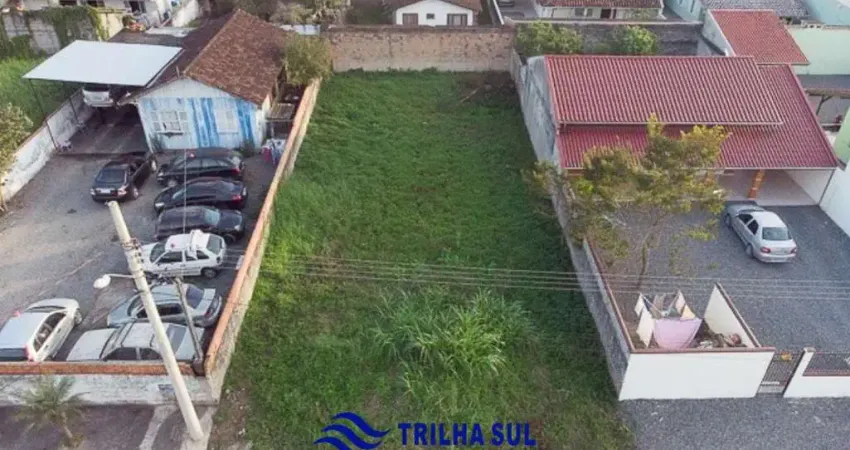 Terreno à venda na Rua Itapicuru, Guanabara, Joinville
