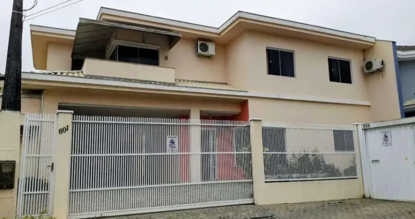 Casa com 4 quartos à venda na Servidão Laura Tarter Soares, Saguaçu, Joinville