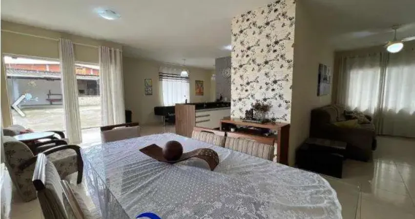 Casa com 4 quartos à venda na Rua Guaianazes, Floresta, Joinville