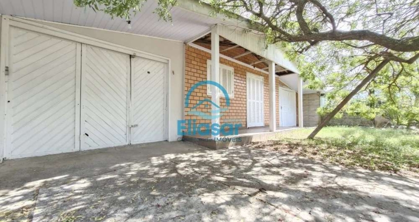 Casa de 03 dormitórios e 01 suíte - Próxima da praia