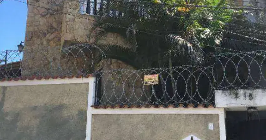 Casa com 4 dormitórios à venda, 205 m² por R$ 600.000,00 - Vila Valqueire - Rio de Janeiro/RJ