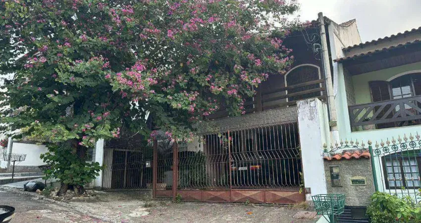 Casa com 4 quartos à venda, 280 m² por R$ 950.000 - Vila Valqueire - Rio de Janeiro/RJ
