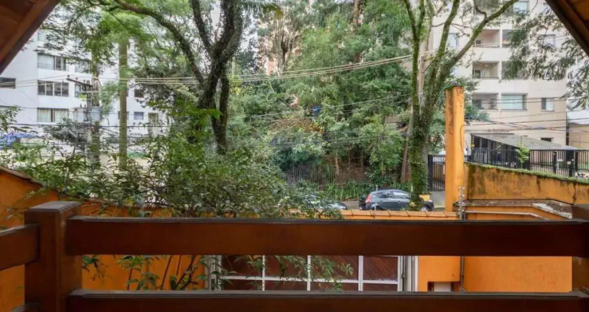 Sobrado à venda no Jabaquara | 5 Dormitórios (4 Suítes) | 4 Vagas | 228m² de área construída