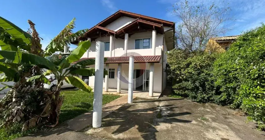 Casa com 3 quartos para alugar na Rua José Elias Lopes, 576, Campeche, Florianópolis