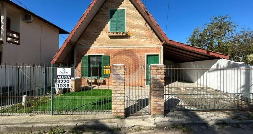 Casa com 3 quartos para alugar na Servidao Guilherme Maria da Silva, 81, Campeche, Florianópolis