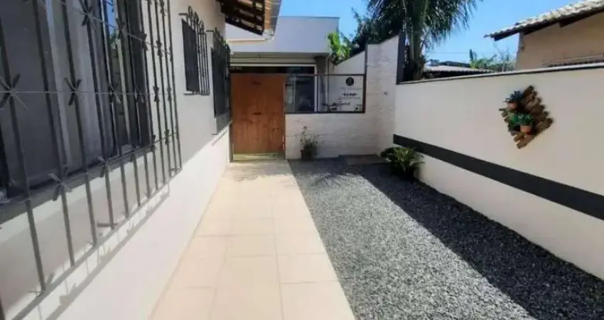 Casa completa em penha: lazer duplo, edícula, energia solar e estrutura para ampliar!