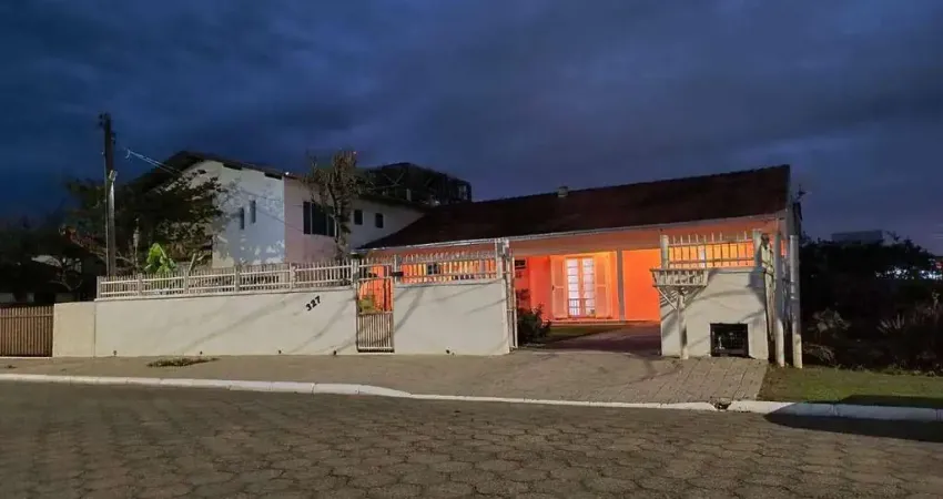 Oportunidade única: casa a 350m da praia central de navegantes!