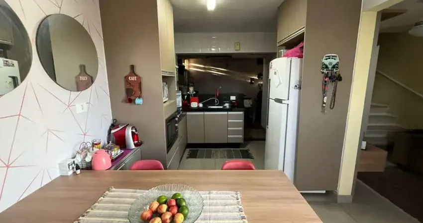 Sobrado com 2 dormitórios à venda, 77 m² por R$ 320.000 - Chácara Santa Maria - D.I. 02 - Nova Odessa/SP