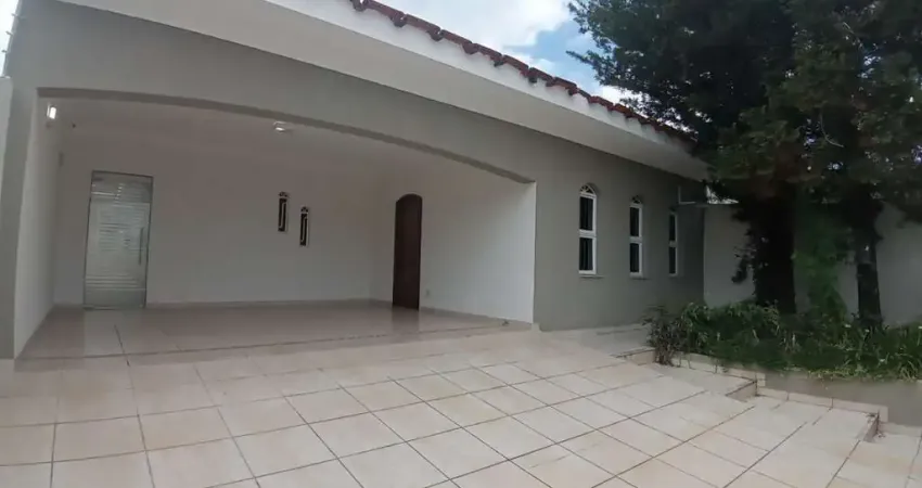 Casa com 3 quartos para alugar na Vila Santa Maria, Americana