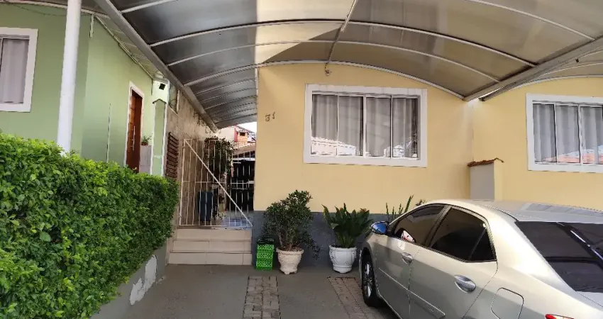 Linda Casa em Condomínio!!!