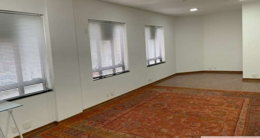 Proximo Av. Paulista com 45 mts, vaga,