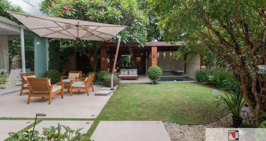 Vendo Casa em Condomínio Fechado Brooklin com 500 mts, 4 suites, mobiliada