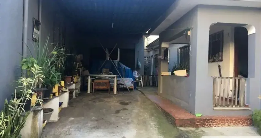 Casa no Tatuapé, com 120m², 3 dormitórios, 5 vagas de garagem.