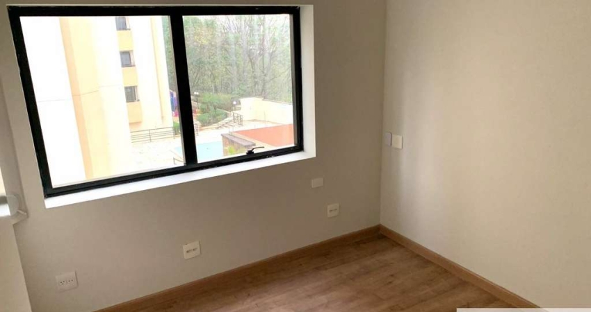 Alugo conjunto comercial  próximo ao Portal do Morumbi com 40 m ²