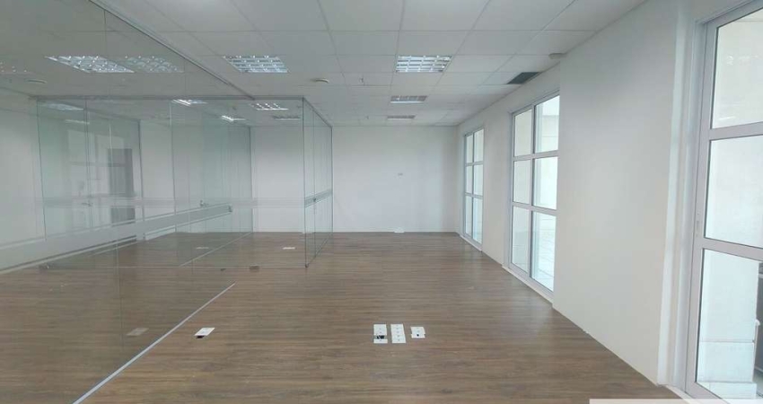 Conjunto comercial para locação no Jardim Cordeiro com 156 m ²