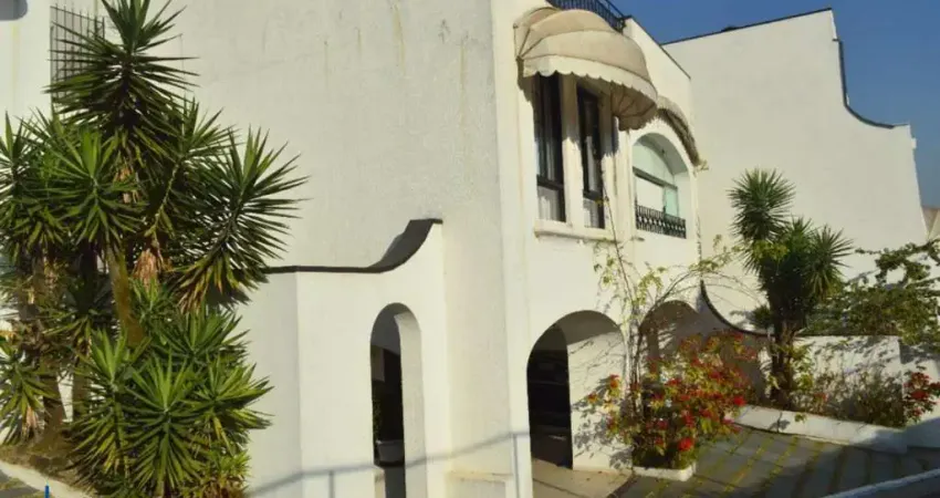 Casa Condominio Fechado com 4 dormitórios a venda junto a Chácara Flora.