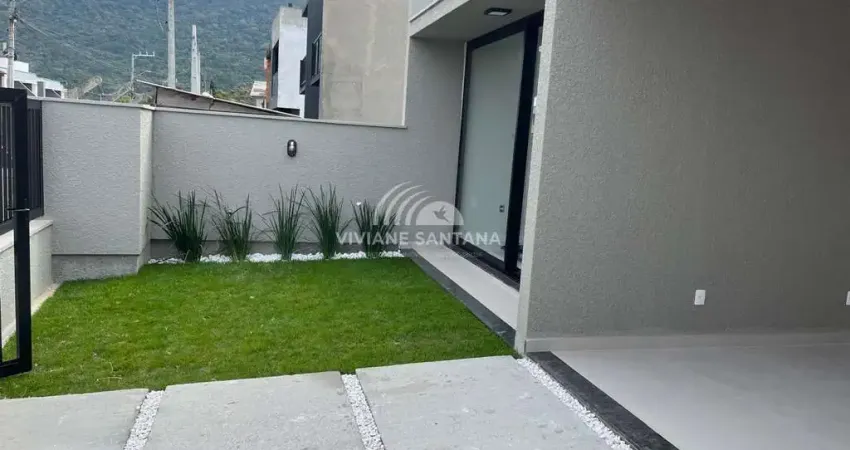 Casa para Venda em Florianópolis, São João do Rio Vermelho, 2 dormitórios, 1 banheiro, 2 vagas
