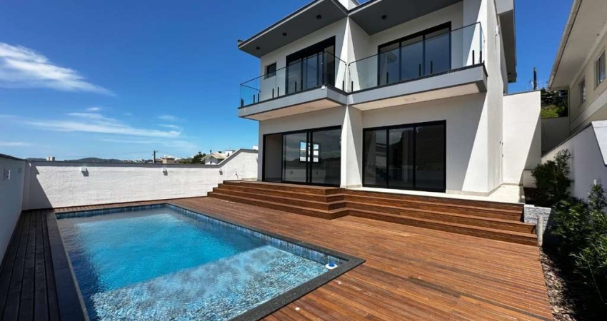 Casa Alto Padrão com 3 dormitórios e 2 suítes no Pedra Branca - Palhoça/SC