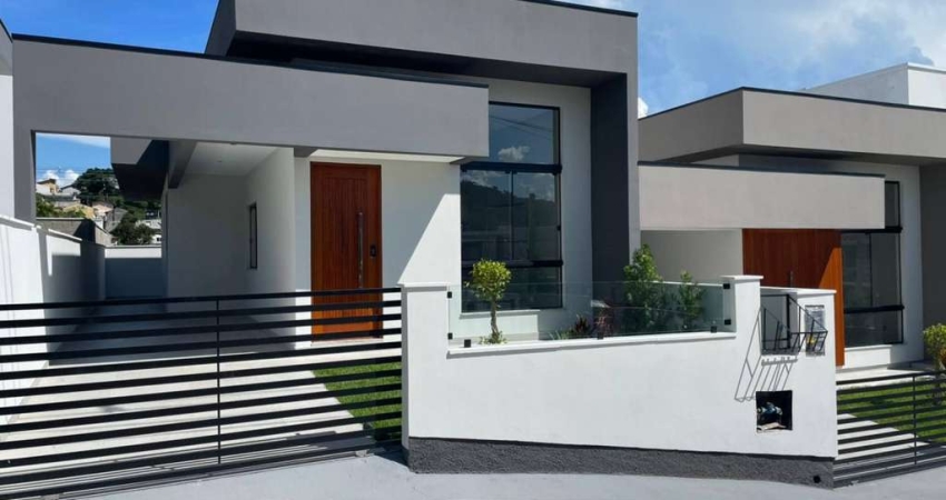 Casa de 2 dormitórios com 1 suíte em Potecas - São José/SC