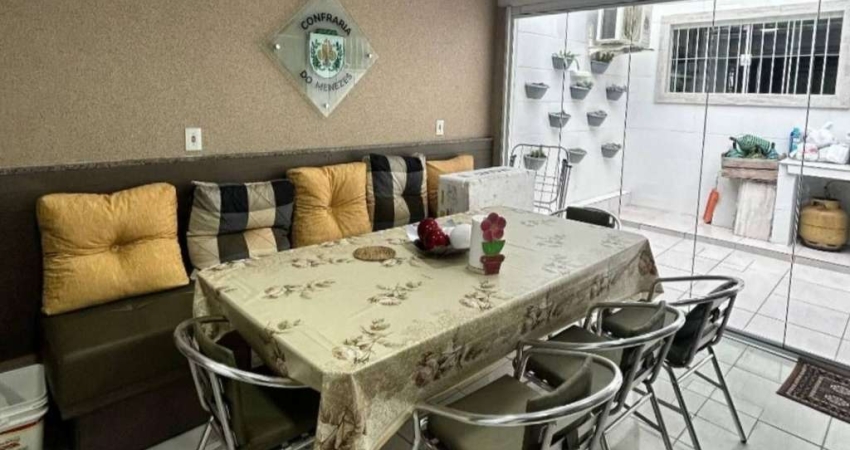 Sobrado de 2 dormitórios em Forquilhas - São José/SC