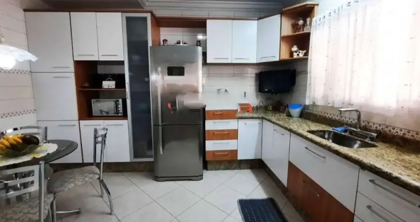 Sobrado para Venda em São Paulo, Itaquera, 3 dormitórios, 1 suíte, 2 banheiros, 2 vagas