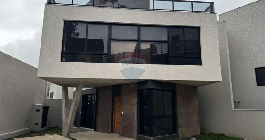 Aceita Permuta, Casa em Condomínio nova e moderna, com 03 quartos, Bairro Uberaba em Curitiba