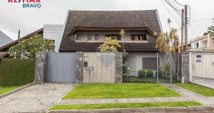 Casa com quintal, 4 quartos, vagas pra 7 carros, com 597m2 de terreno, bairro jardim das américas em curitiba pr