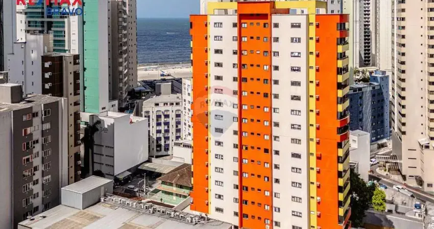 Apartamento quadra mar na barra sul em balneário camboriú, com 03 quartos, 1 suíte, 192m2, sacadas, churrasqueira, piscina coletiva