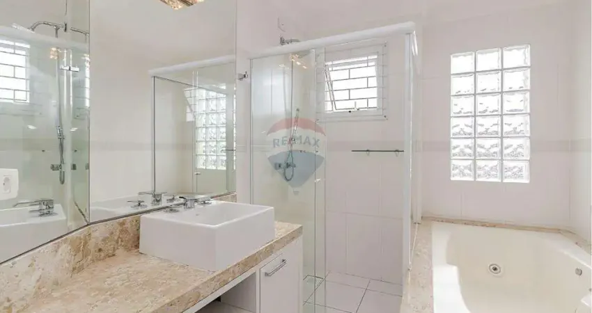 Sobrado em condomínio, 4 quartos, 1 suíte, no jardim das américas, curitiba