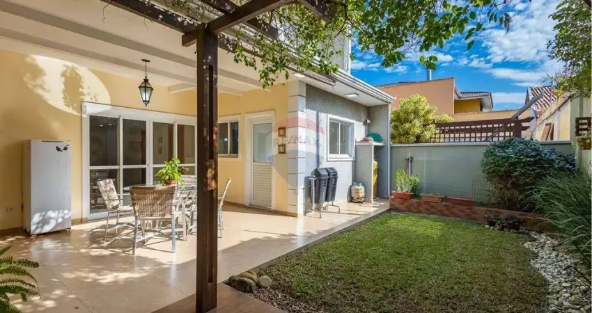 Casa em condomínio em frente a apcef/pr – 244 m2 – 3 quartos (1 suíte e 1 demi-suíte) – 2 vagas – uberaba - curitiba/pr