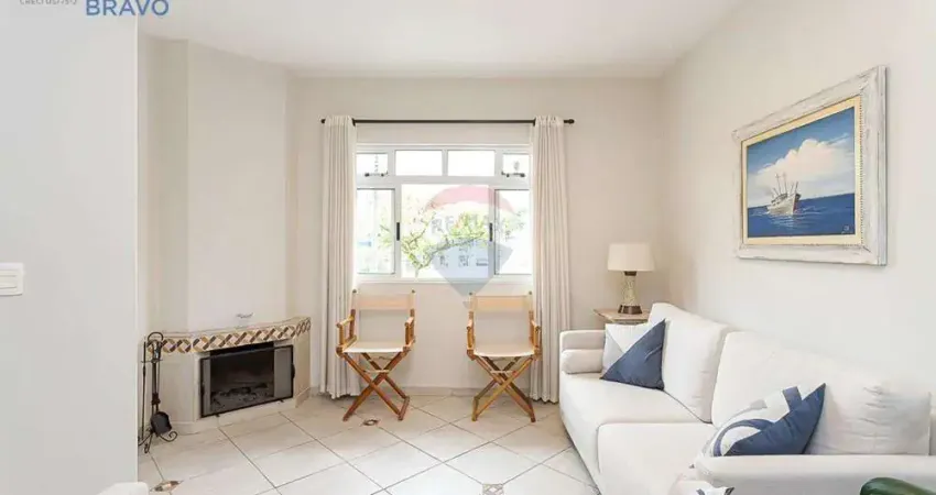 Sobrado quadriplex espaçoso com 229m2, 04 quartos, 03 vagas de garagem, com quintal no bairro jardim das américas em curitiba