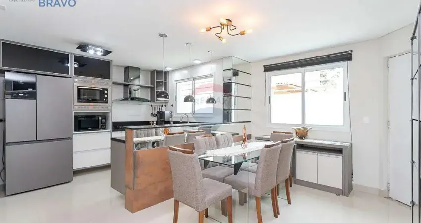 Sobrado em Condomínio Jardim das Américas, Rua Pedro Demeterco, com 03 quartos em Curitiba Semi Mobiliado