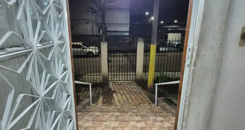 Excelente apartamento na estrada do pré esquina com avenida santa cruz