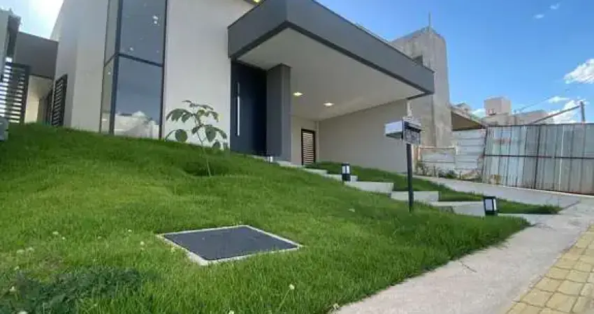 Linda casa térrea à venda no Jardins Nápoles - Senador Canedo