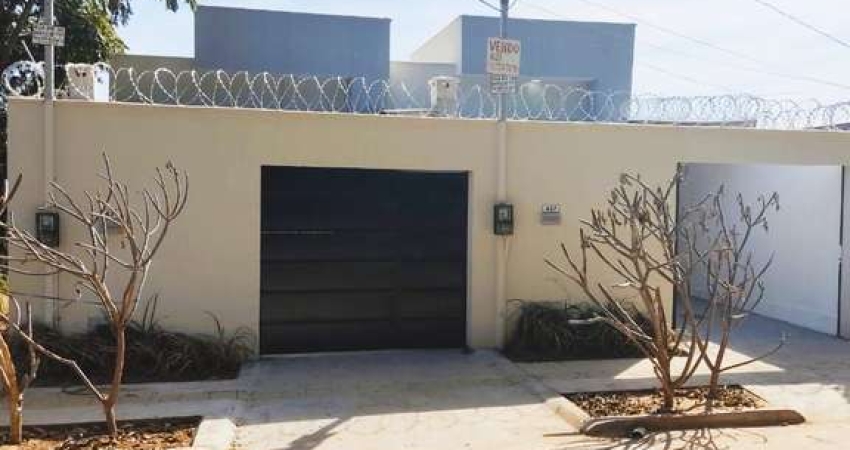 Casa Nova 3Q com Suíte, Pé-Direito Duplo e Churrasqueira – Flor do Ipê