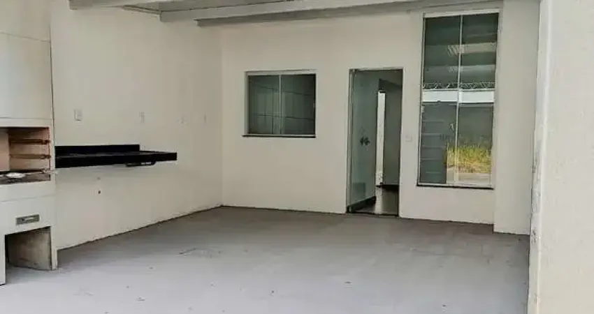 Casa nova 3q com suíte, pé-direito duplo e churrasqueira – flor do ipê