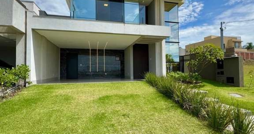 Casa de luxo no Jardins Capri com 3 suítes, piscina e acabamento premium